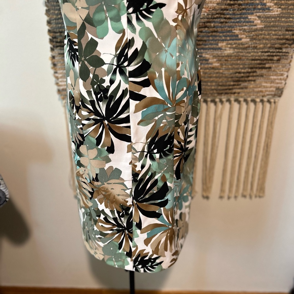 Connected Elegant Tropical Print Midi Dress - Picture 8 of 9